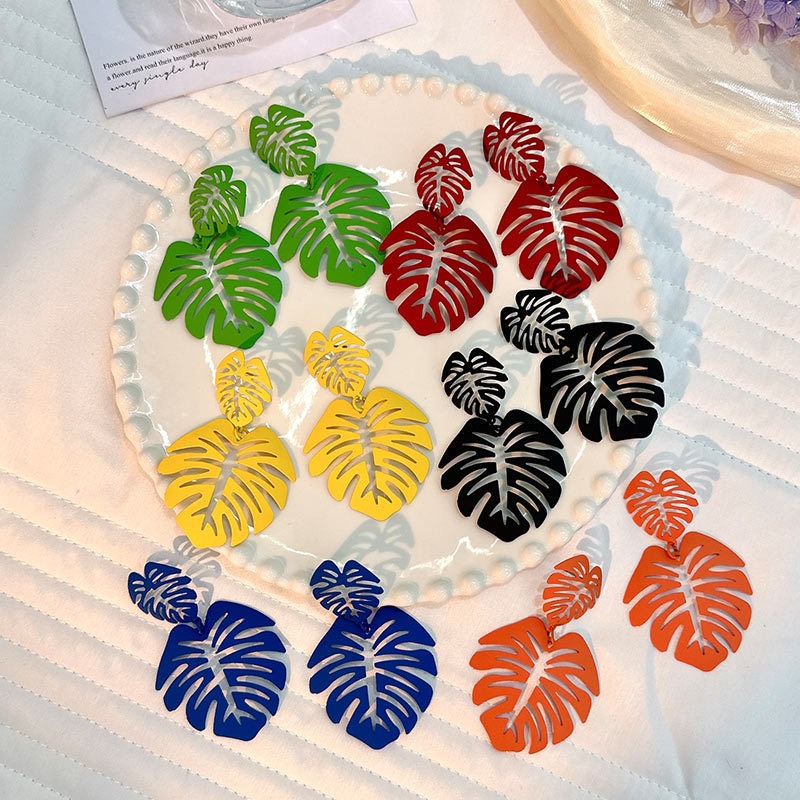 NatureGlow Hollow Leaf Earrings
