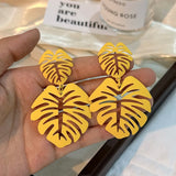 Hollow leaf earrings for fashion
