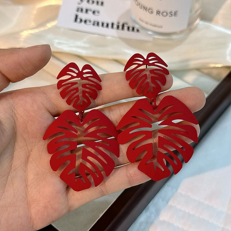 NatureGlow Hollow Leaf Earrings